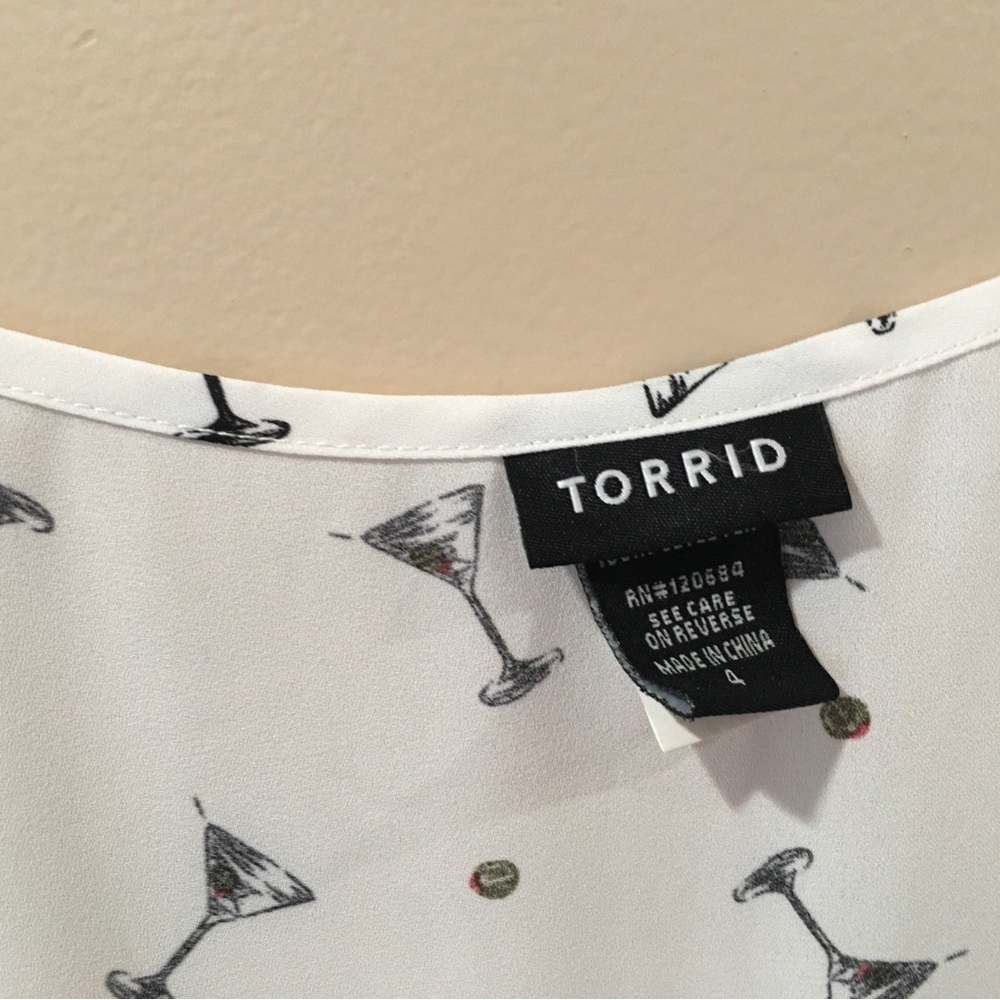 Torrid Women’s Plus 4X Tunic Top Blouse White Martini All Over Glasses - Picture 3 of 5